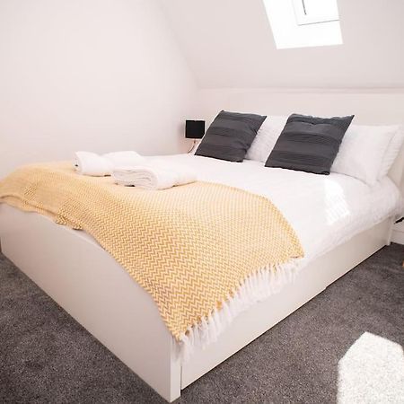 Orchid Lodge - Two Bed Generous Flat - Parking, Netflix, Wifi - Close To Blenheim Palace & Oxford - F4 Кідлінґтон Екстер'єр фото