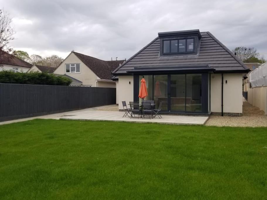 Orchid Lodge - Two Bed Generous Flat - Parking, Netflix, Wifi - Close To Blenheim Palace & Oxford - F4 Кідлінґтон Екстер'єр фото