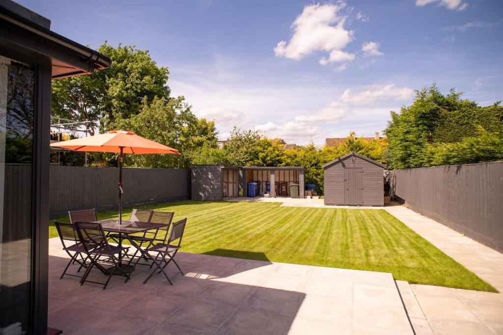 Orchid Lodge - Two Bed Generous Flat - Parking, Netflix, Wifi - Close To Blenheim Palace & Oxford - F4 Кідлінґтон Екстер'єр фото